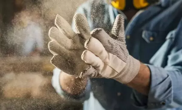 Dobór najlepszych rękawic roboczych: normy, wymagania techniczne i wskazówki ekspertów