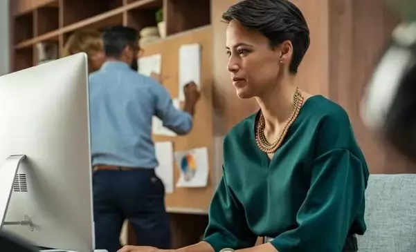 Odpowiednio zoptymalizowana przestrzeń, która pozwoli się skupić i działać - ergonomia pracy przy komputerze